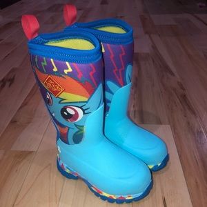 rainbow dash muck boots